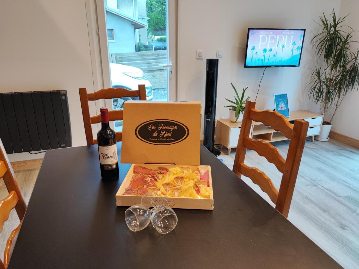 Petit Coin De Bonheur Studio Neuf Avec Terrasse Et Parking Prive A 5Mins Du Centre-Ville La Mure  Exteriör bild